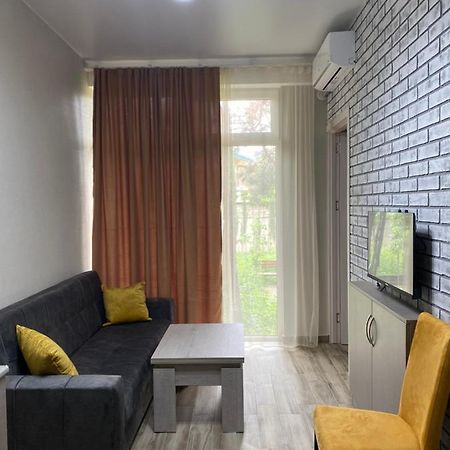 Lovely And Cozy Apartament In Тбілісі Екстер'єр фото